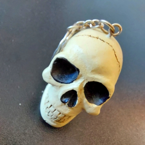 FREE ADD ON! Skull Keychain - Picture 3 of 5